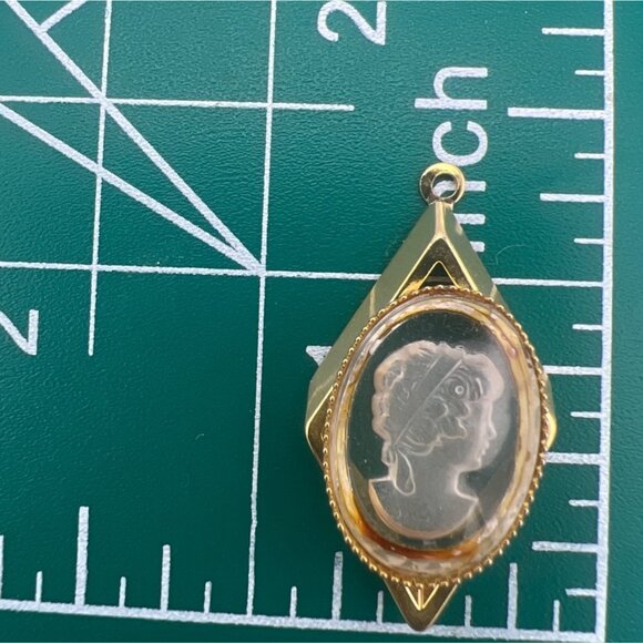 Vintage Intaglio Cameo Pendant Diamond Shaped Frame Gold Tone - Picture 2 of 8